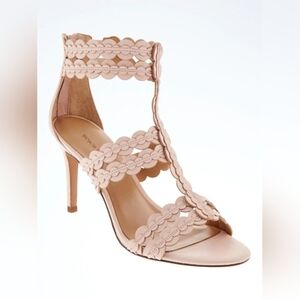 Banana Republic Leather "Scalloped" Heel Shoes